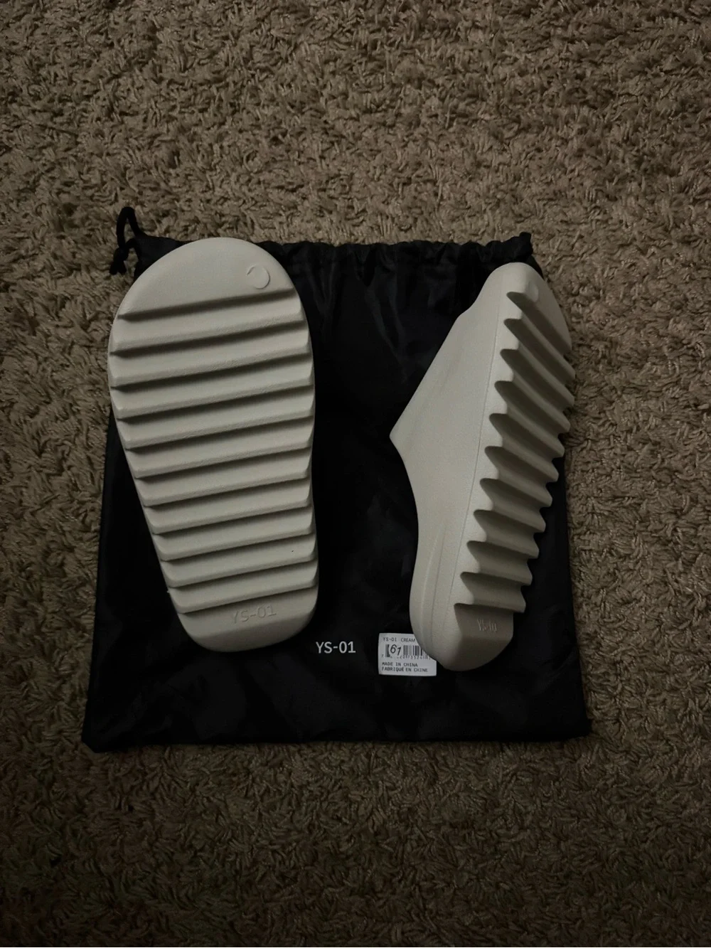 Cream YEEZY Slides BRAND NEW